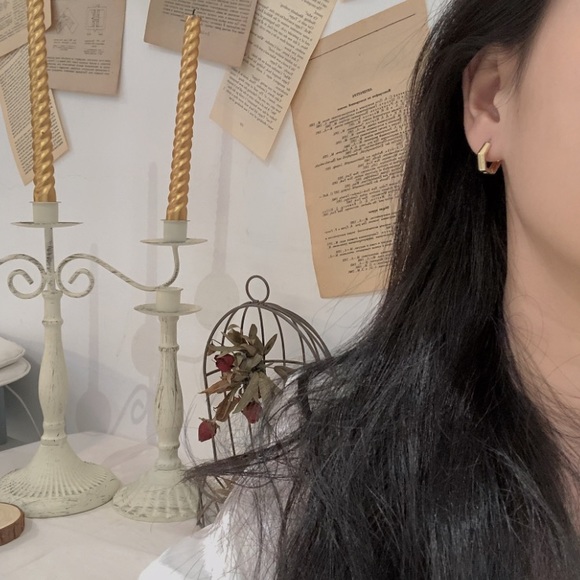 💕Last one 18K Gold Geometric Hexagon Hoop Earring - Picture 5 of 6